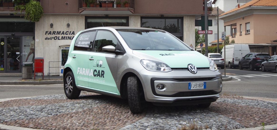 Auto per consegna a domicilio di Farmacia dell'Olmina